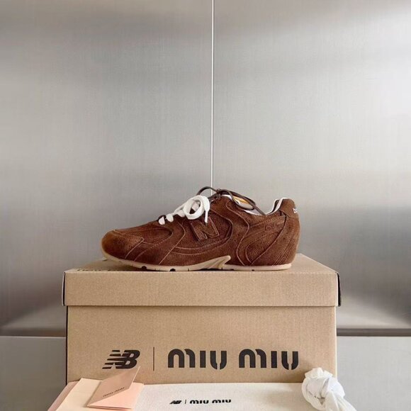 Miu Miu x New Balance 530 SL Sneakers - Picture 6 of 8